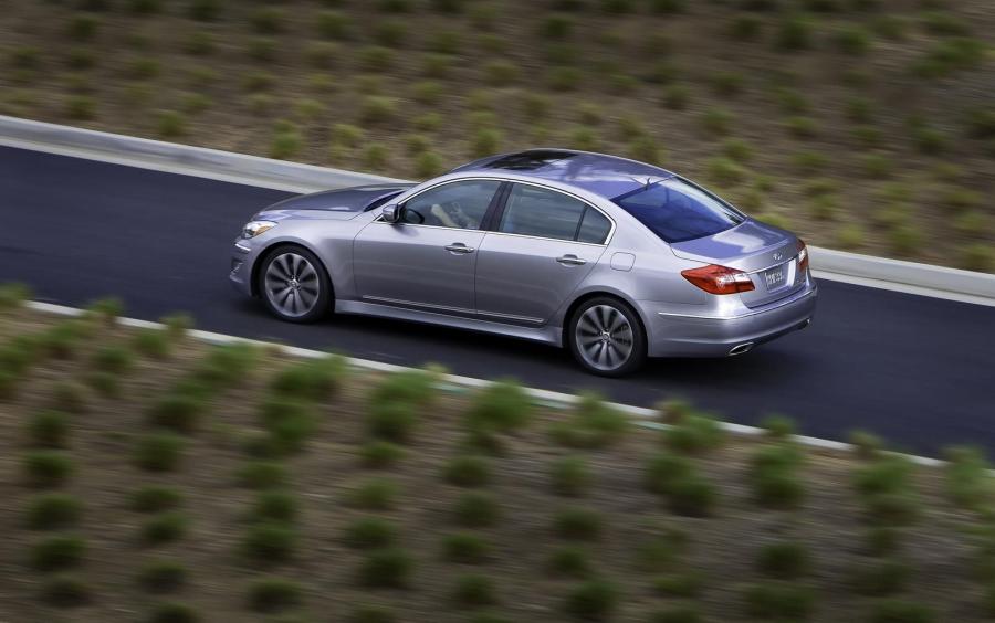  Hyundai Genesis 2012 года  (фото 52 из 73)